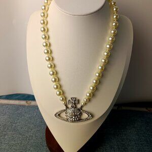 Vivienne Westwood Pearl Necklace Large